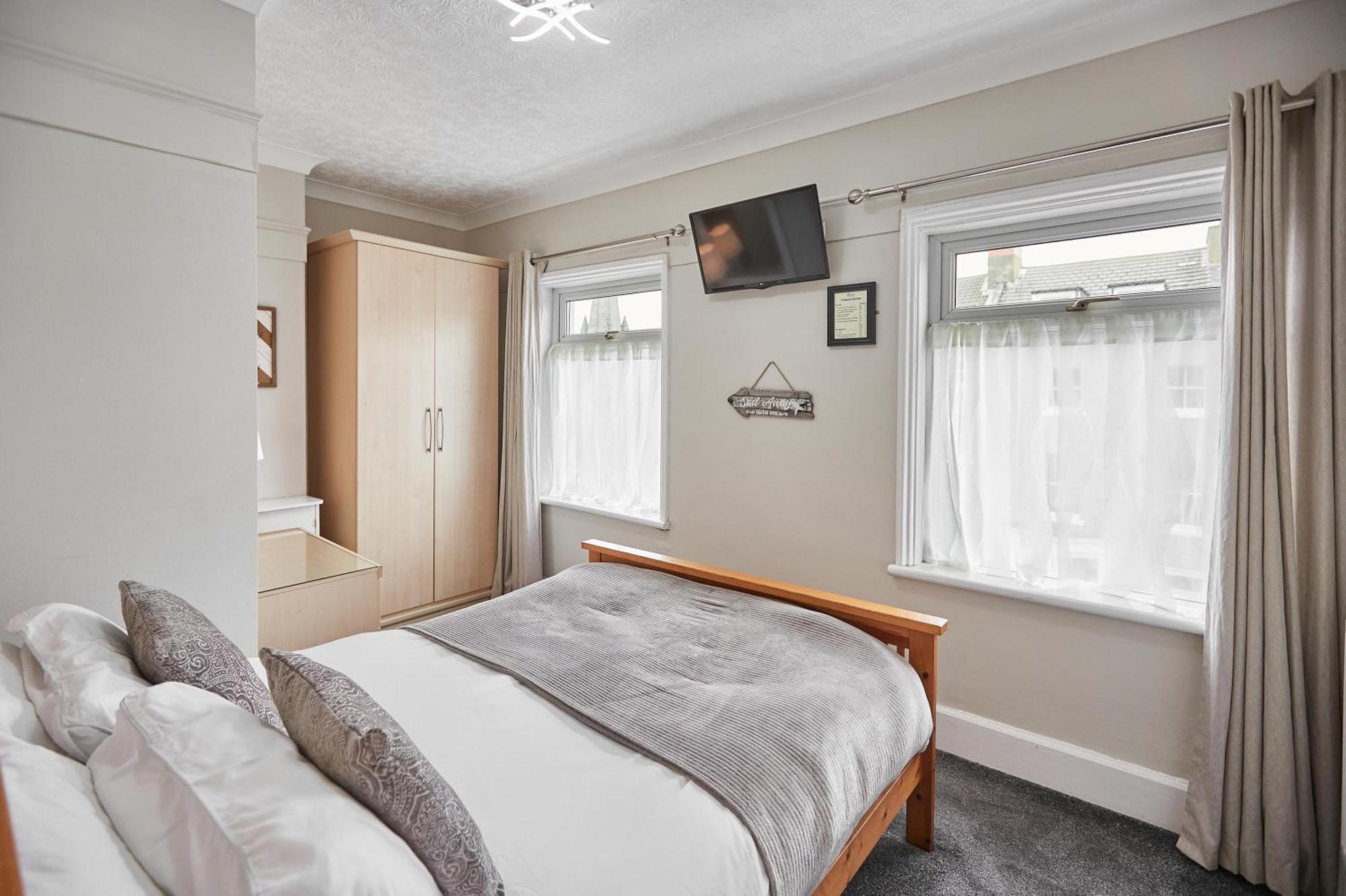 Glencoe Holiday Apartments 휫비 객실 사진